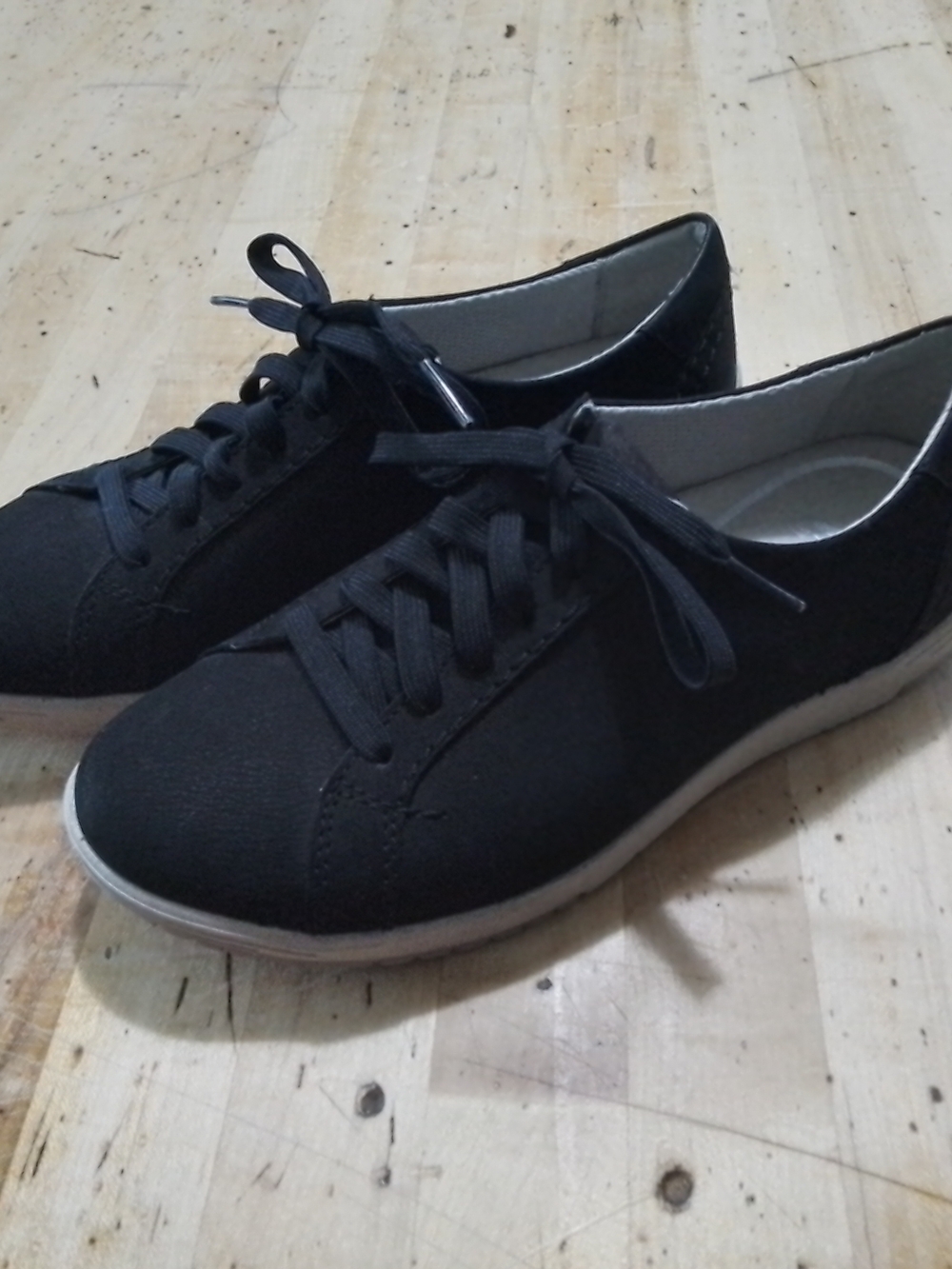 Dansko Women's Black Low-Top Lace-Up Sneakers Genuine Leather NWOT